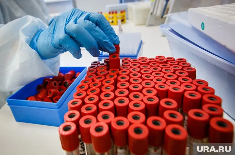 В клинике принимают анализы