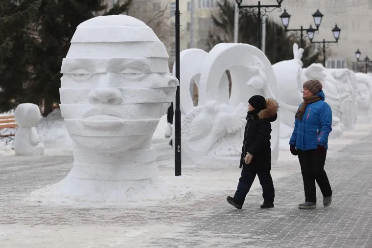 Снежные фигуры. Курган