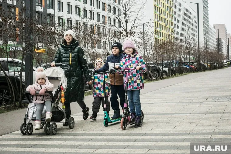 Освободят от выплаты НДФЛ -налога семьи с двумя и более детьми