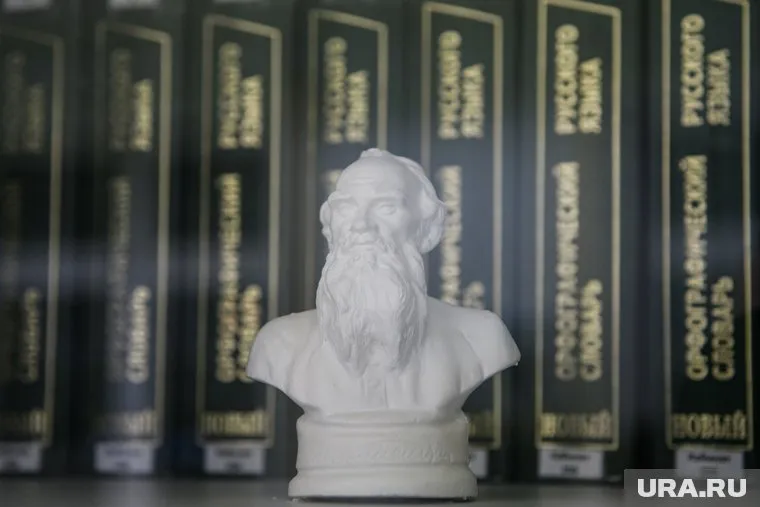 Решение о запрете русской литературы на Украине полностью абсурдно, заявила Наталья Покровская