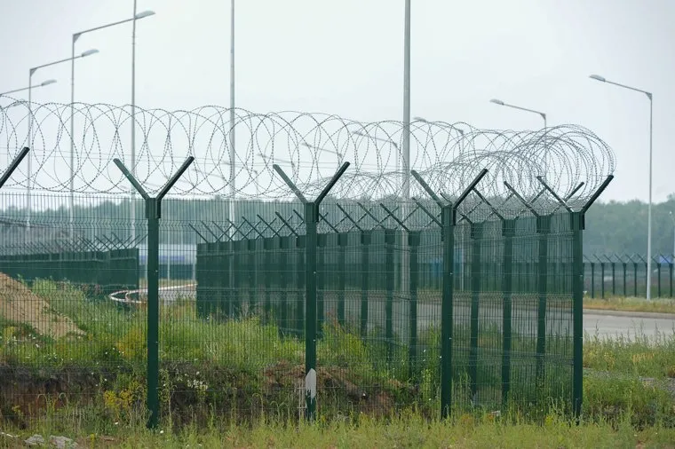 ТЛК Южноуральский Челябинск, колючая проволока, забор