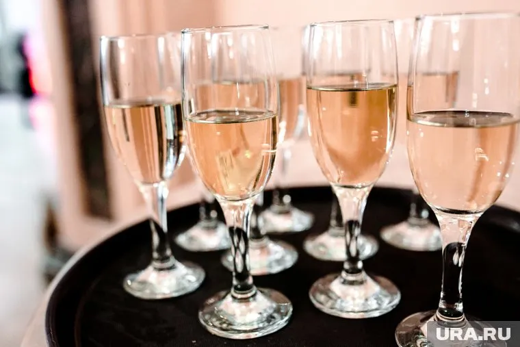 Прекращение поставок шампанского связано с поправками в российский закон