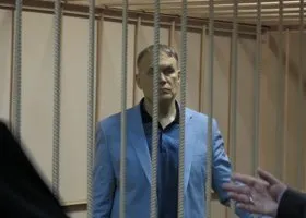 Челябинский суд отправил под домашний арест лидера ОПГ «Махонинские». Видео