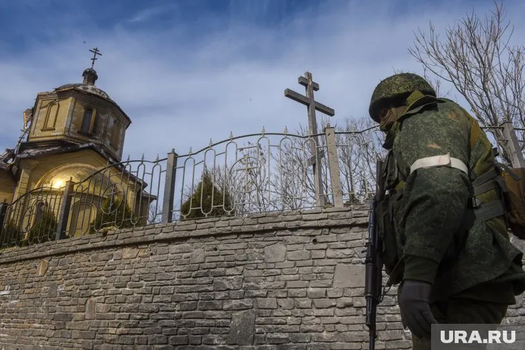В результате прилета снарядов разрушен храм Архистратига Божия Михаила (архивное фото)