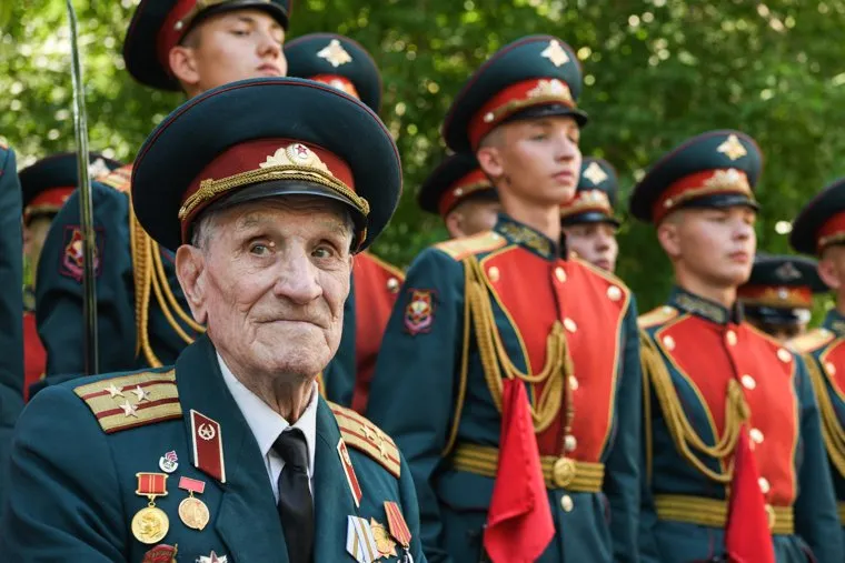 Поздравление ветерана ВОВ и ГУФСИН с юбилеем. Екатеринбург