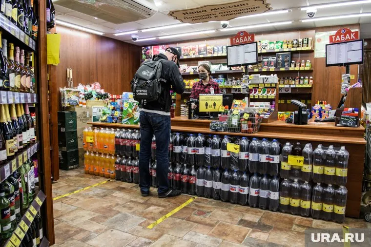 В Москве зароются все алкомаркеты, в которых ассортимент продуктов питания составляет менее 30%
