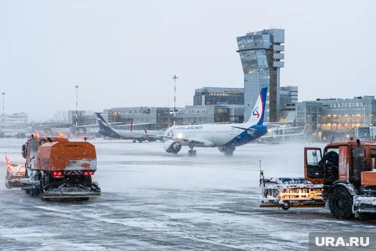 Пассажиров доставят в пункт назначения на резервном самолете
