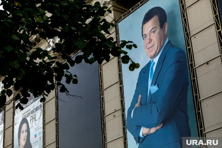 У Иосифа Кобзона на этом свете остались должники