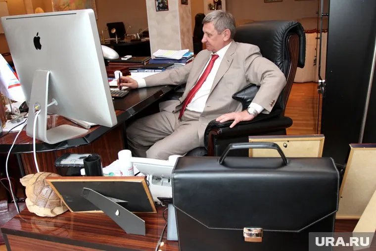 Курганский бизнесмен Сергей Муратов ушел на самоизоляцию из-за пассажиров самолета, у которых диагностировали коронавирус