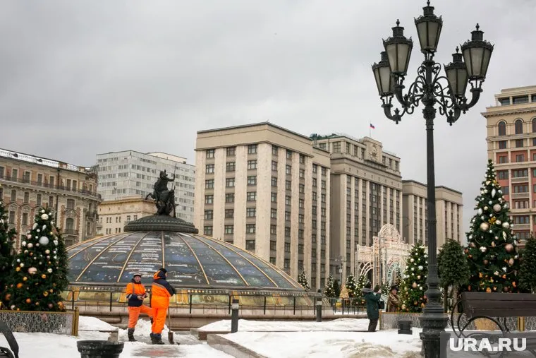 Современное здание Госдумы будет изображено на лицевой стороне медали