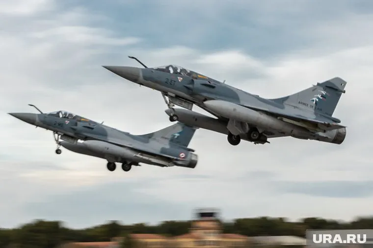 Пилоты ВСУ тренируются на истребителях JAS Gripen