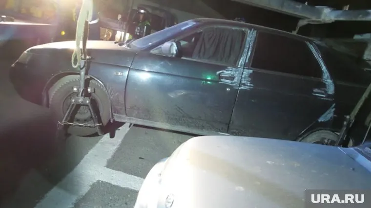 Автомобиль нападавших доставили в РУВД