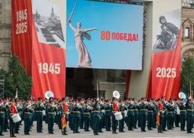 Березниковцы увековечили подвиг земляков световой композицией к 80-летию Победы