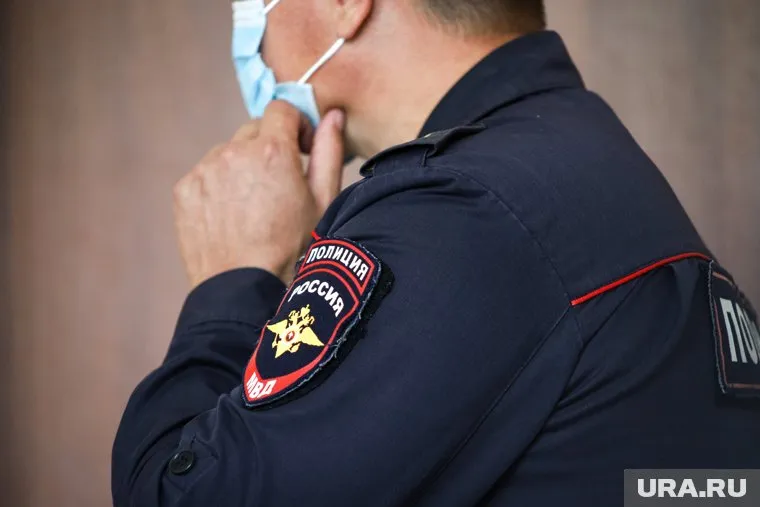 Полиция задержала Дмитрия Клепикова, после чего он попытался вырваться от правоохранителей