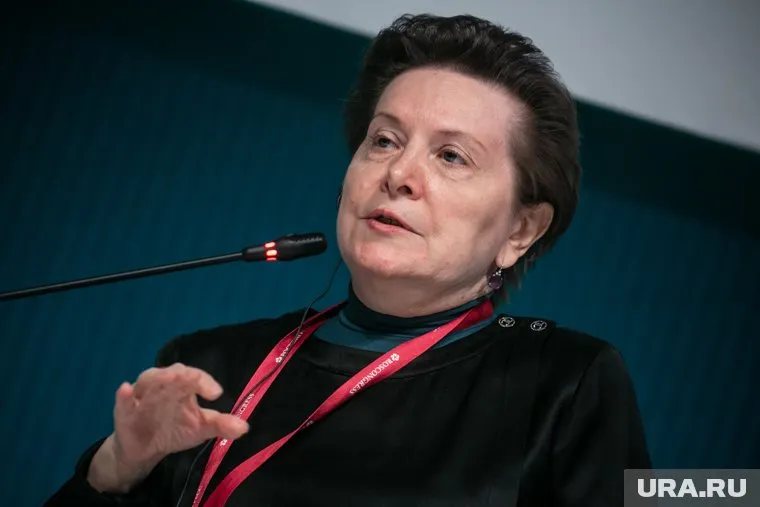 Губернатор ХМАО Наталья Комарова наделила Азата Ислаева новыми полномочиями