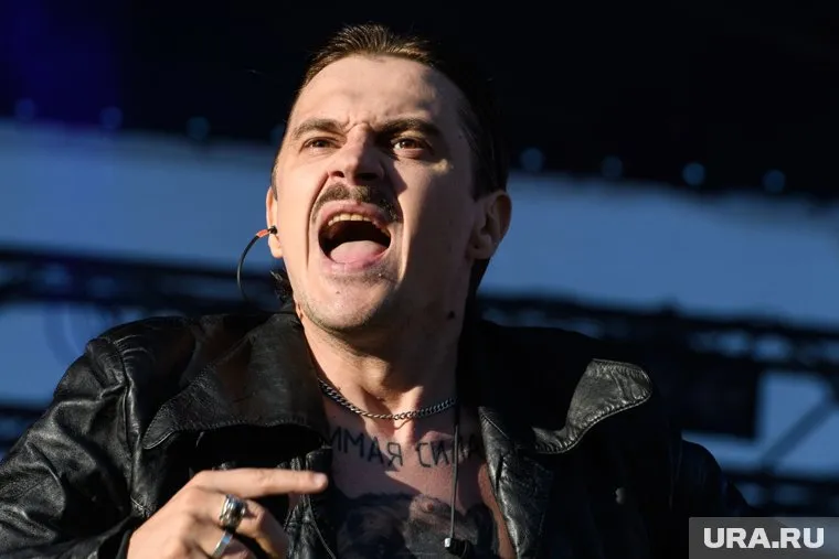 Новым видео музыканты поддержали тех, кто остался дома из-за коронавируса