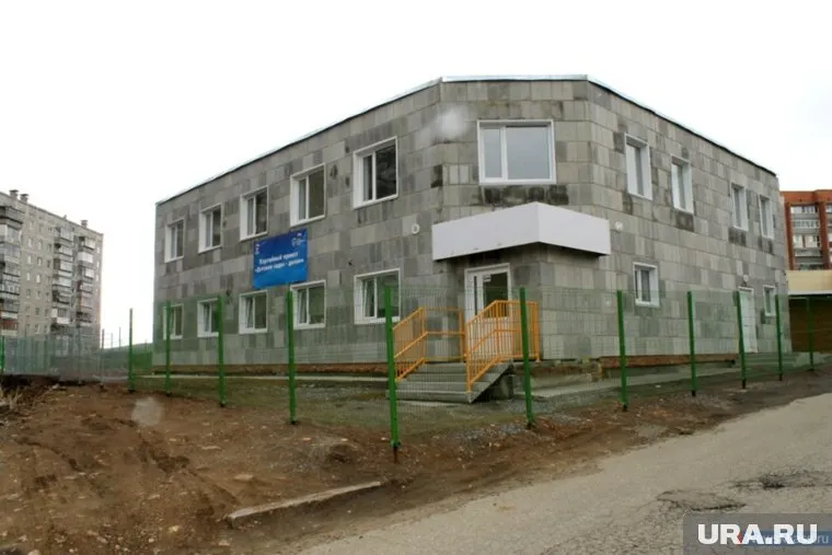 В садике «Умка», где рухнули потолки, чиновники держат оборону
