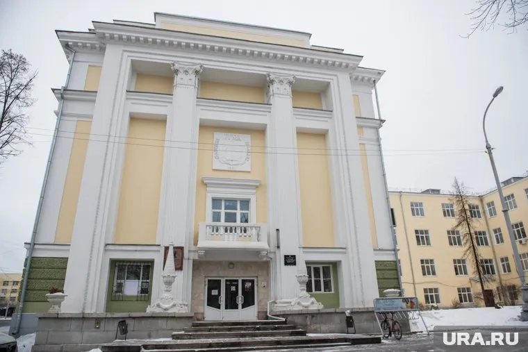 Зарплата преподавателей УГМУ в разы сильно отличается от довольства руководства вуза