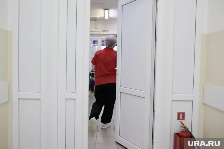 Сейчас ведется наблюдение за контактными детьми по месту жительства и обучения