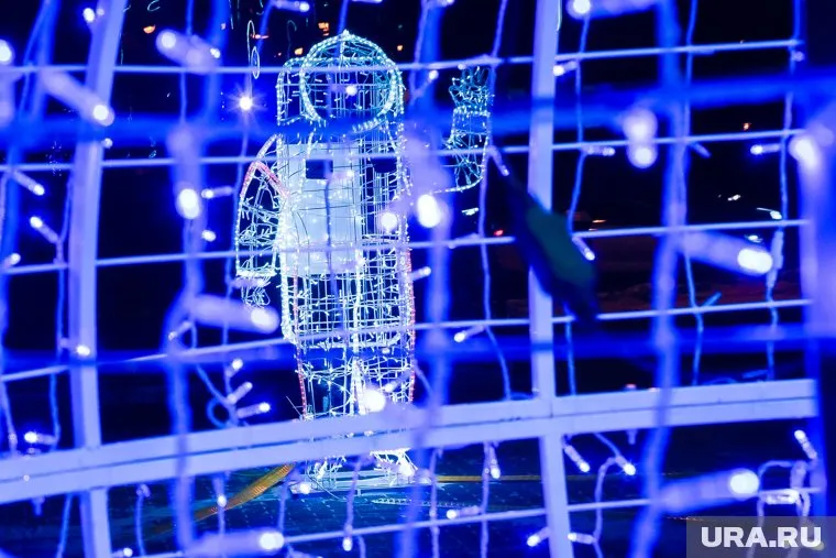 Новая инсталляция на тему космоса появилась у тюменского Технопарка