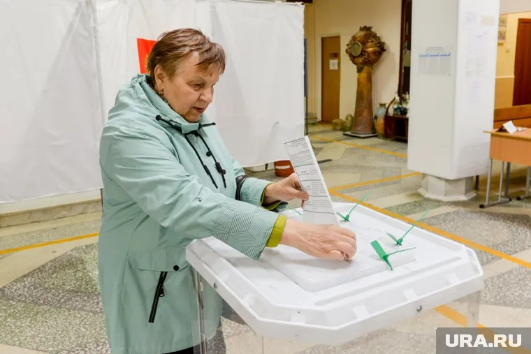 Избирательные участки открылись в 8 часов утра