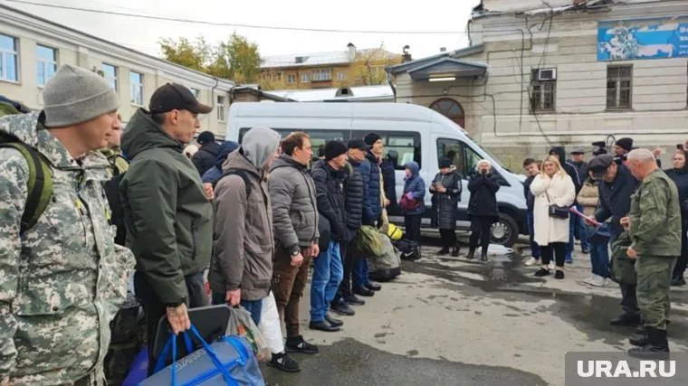 28 сентября из военного комиссариата Октябрьского района призывников увозили в два захода — с перерывом в час