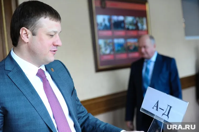 Николай Сандаков после возбуждения уголовного дела стал активным верующим — совершает паломничества в святые места и участвует в крестных ходах