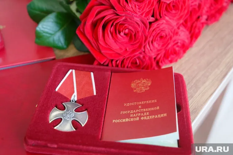 Семьям Максима Мосеева и Игоря Фирсова переданы ордена Мужества