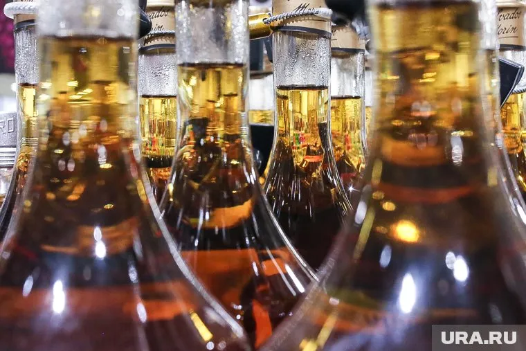 Ограничения на продажу алкоголя введут на время празднования Дня России