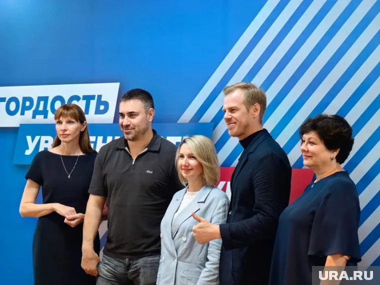 Дмитрий Хубезов (слева) и Антон Рыжий ведут систематическую работу по обучению волонтеров