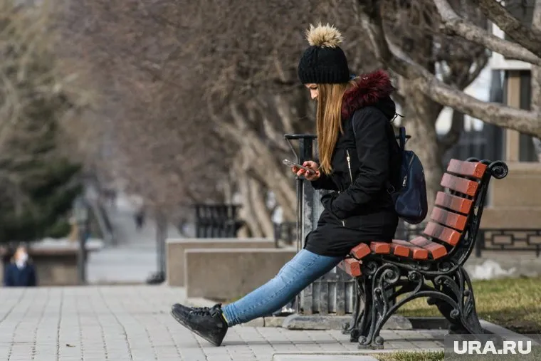 В Березниках украли две скамейки