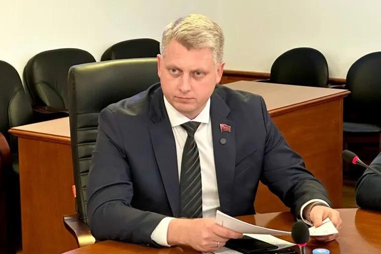 Александр Ивачев сдал документы за день до закрытия регистрации