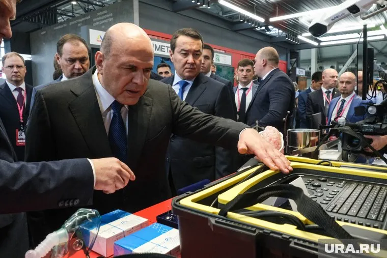 Председатель правительства РФ Михаил Мишустин обошел все павильоны «Иннопрома»