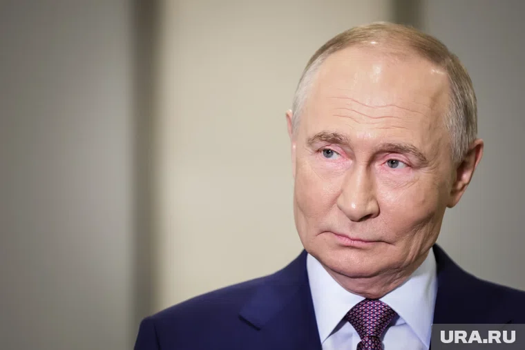 Президент не отказал и согласился сфотографироваться с персоналом отеля