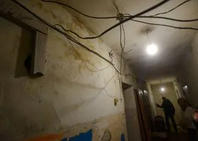 Появилось видео с домом в Астрахани, часть которого внезапно рухнула