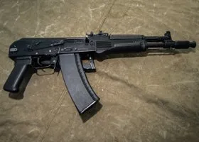 В Екатеринбурге полиция задержала подростка с деталями от автомата в рюкзаке