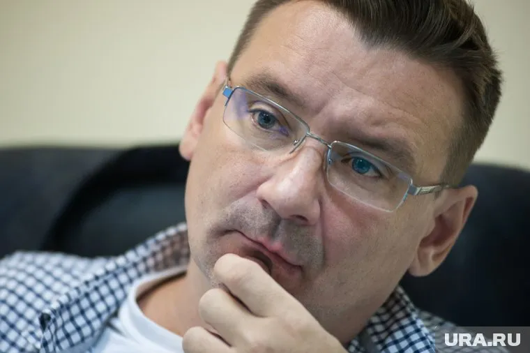 Антон Стуликов покидает пост директора