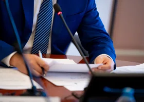 Что известно о новом главе депэкономики ХМАО Сергее Толстых