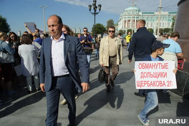 Михаилу Волкову пришлось отвечать на неприятные вопросы