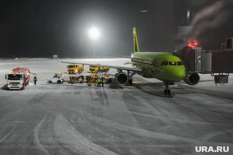 Задержан рейс в Москву, самолеты переправляют в Екатеринбург