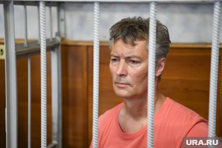 Из соцсетей политика пропал пост о его возвращении домой после суда