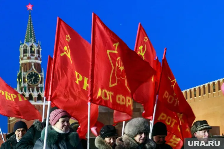 Коммунисты готовятся к досрочным выборам в Госдуму, но пока неофициально
