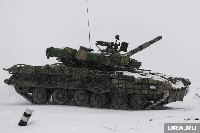 Из Курганской области экипажу танка и БМП отправили инструменты