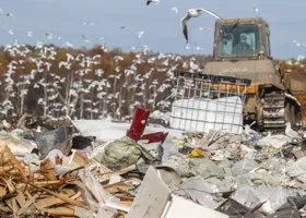 Суд заставил мэрию в ХМАО убрать единственную в районе свалку