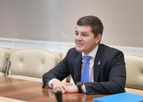 Ограничения интернета, запрет вейпов и уборка снега: главные заявления губернатора ЯНАО на «Прямой линии»