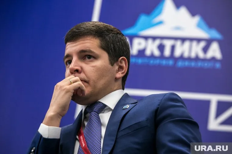 Дмитрий Артюхов, отправившись в поездку по Ямалу, вживую посмотрел на работу мэров и глав районов