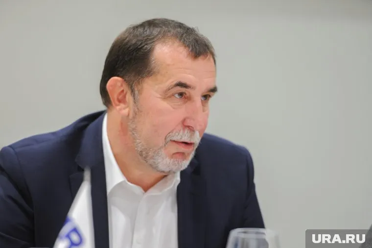 Бизнесмен Олег Лакницкий пообещал не сносить здание университета