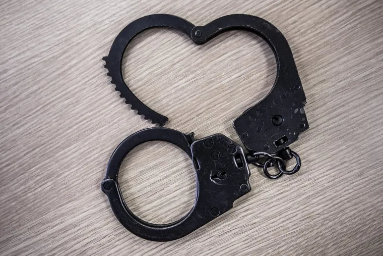 Наручники, сердце, наручники, арест, любовь, заключение, ревность