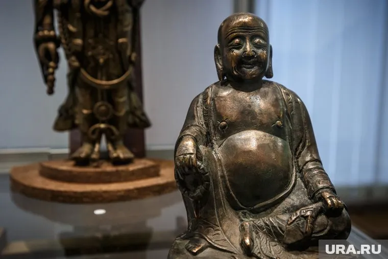 В Сургуте вандалы кулаками избили буддийские молитвенные барабаны