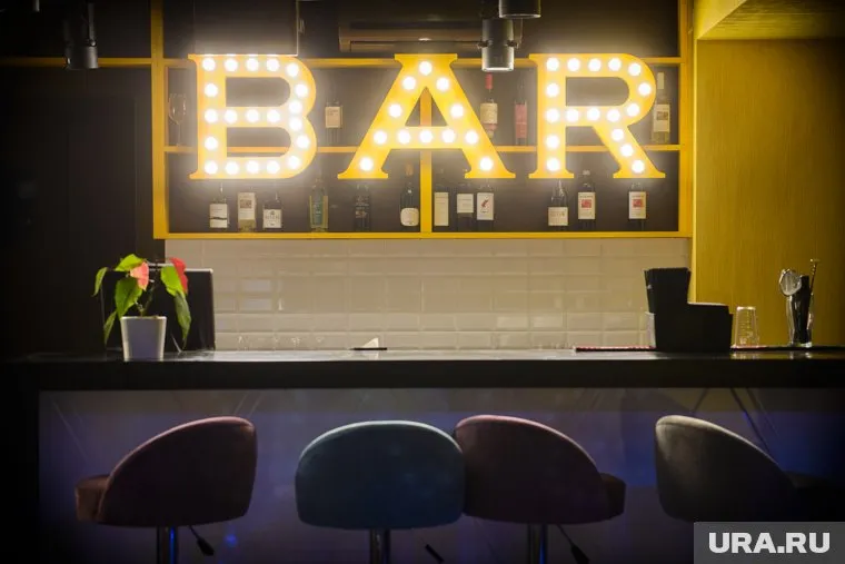 Теперь в барах появилось новое развлечение - охота на покемонов